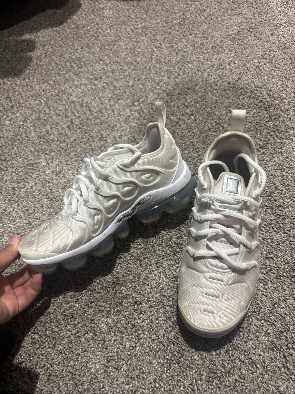 Nike Women’s White vapor max Athletic Sneakers - Lightweight Air-Cushion Sole